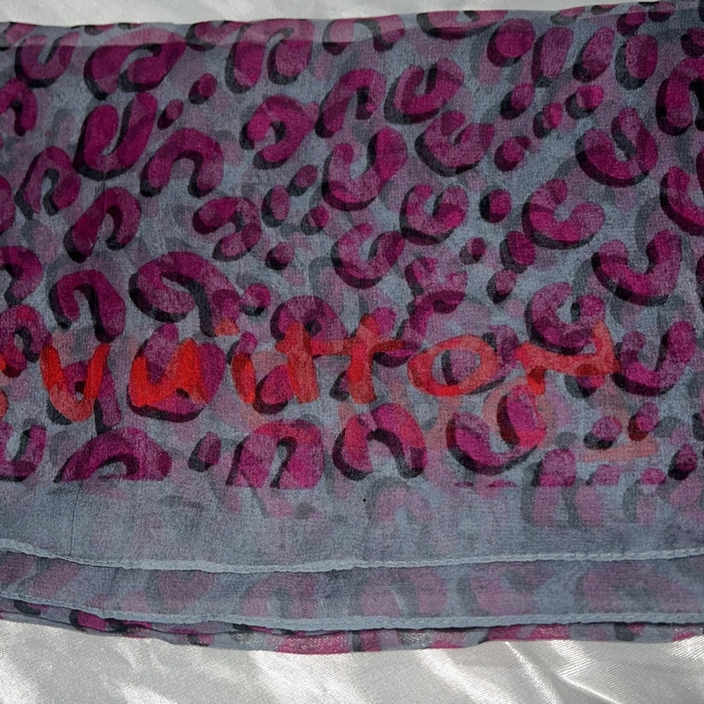 Louis Vuitton Animal Print Scarf - Picture 3 of 7